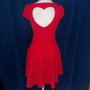 Red Heart-Shaped Cut-Out Dress❤👗